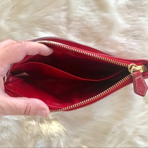 Dooney & Bourke red leather wristlet - Picture 5 of 8